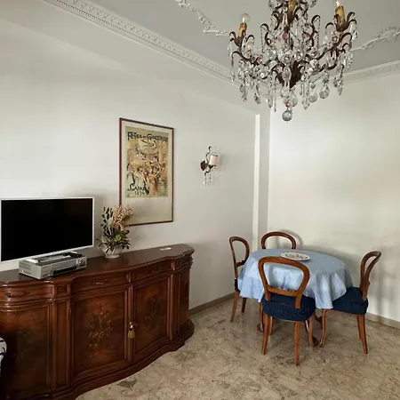 Lucky Primrose Apartment